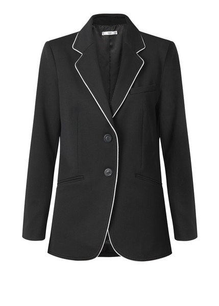 Mango launches its new collection Soft Minimal